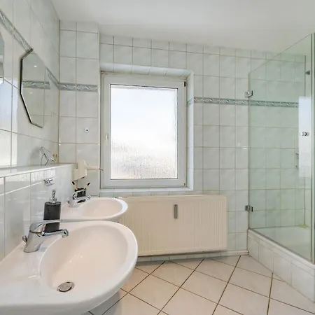 Ost - Alex דירה צינוביץ