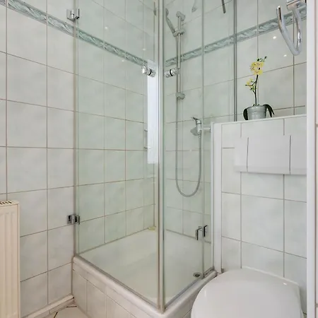 Ost - Alex דירה צינוביץ